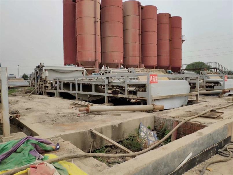 江西垃圾焚燒發(fā)電實(shí)現(xiàn)尾水污泥零排放，過(guò)程雖說(shuō)曲折，但是結(jié)果令人滿(mǎn)意！恒磊帶式壓濾機(jī)，牛！